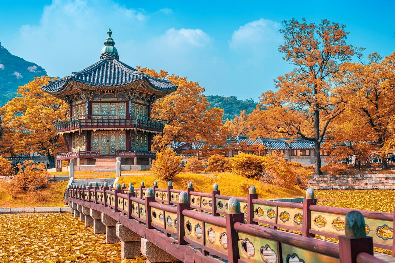 Idea 10 — autumn in korea — Make Your Own Perfume In Seoul in Korea