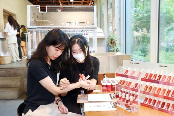 Start with lip products — Korean Personal Color Analysis in Korea