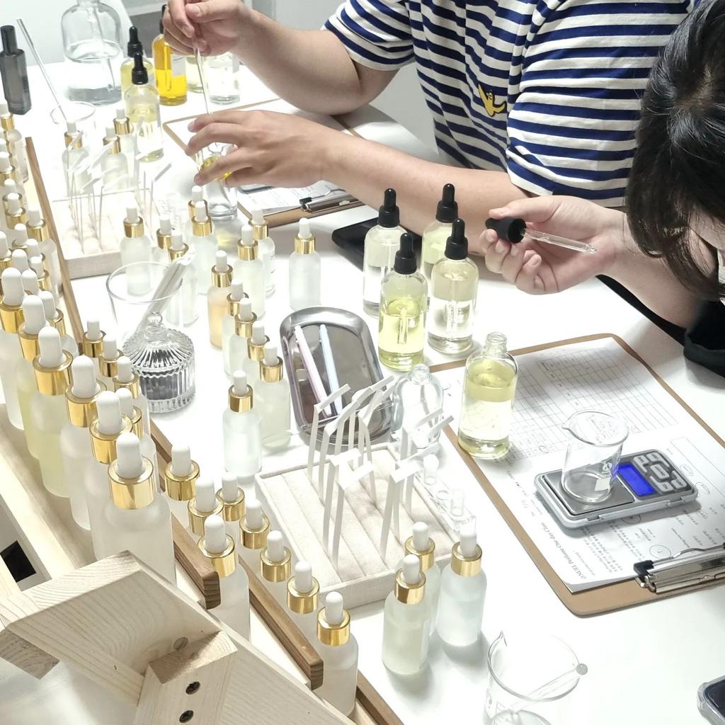 One woody note — Make Your Own Perfume In Seoul in Korea