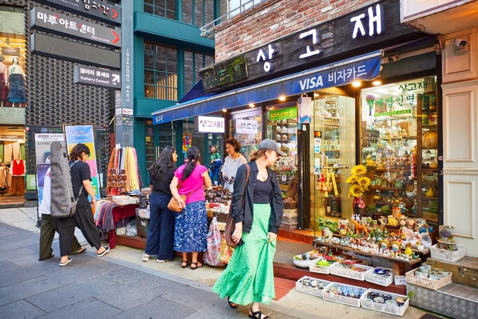 Why insadong is the right place — Make Your Own Korean Name Stamp in Korea