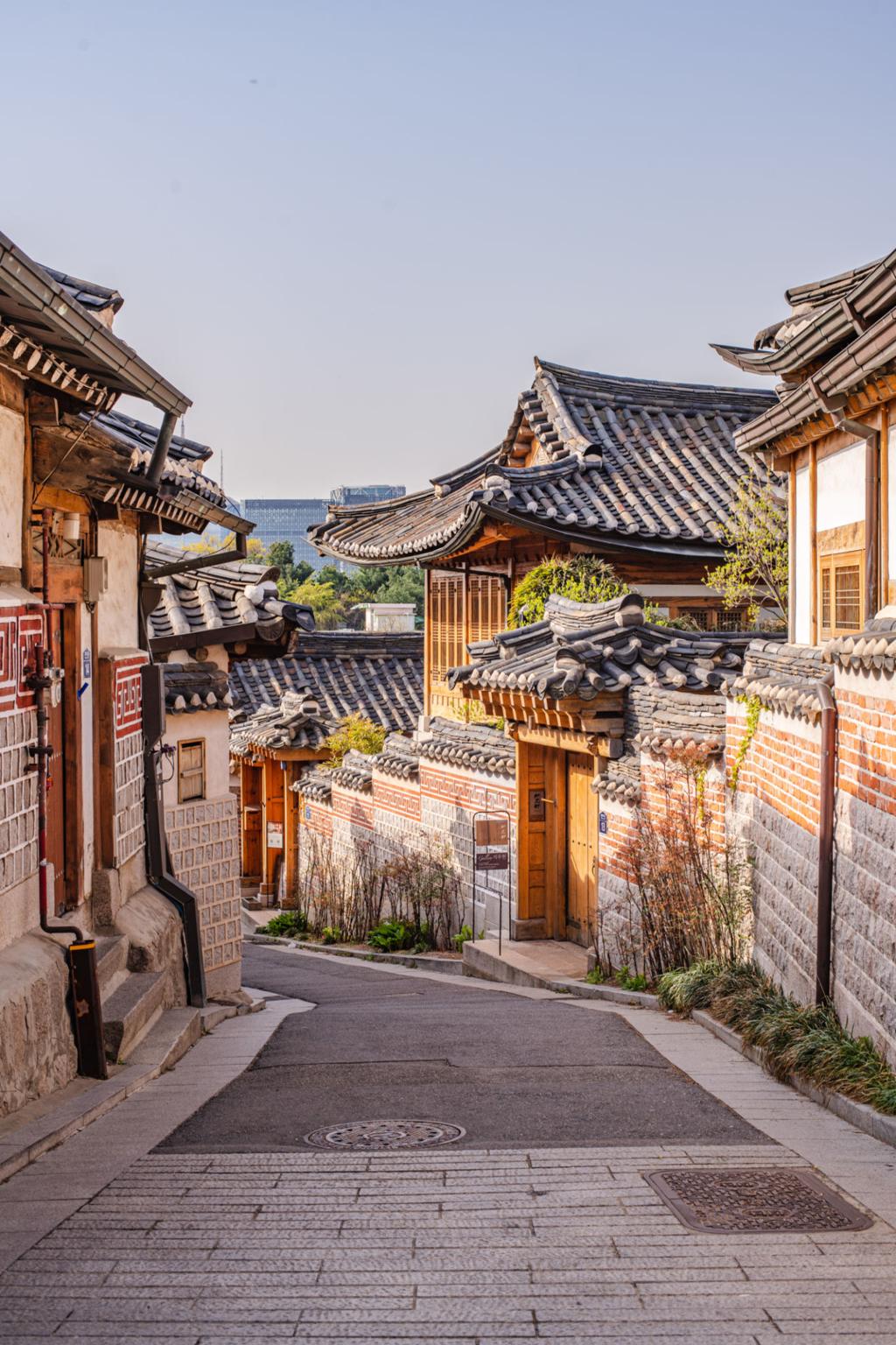 Quiet · woody · clean — Make Your Own Perfume In Seoul in Korea