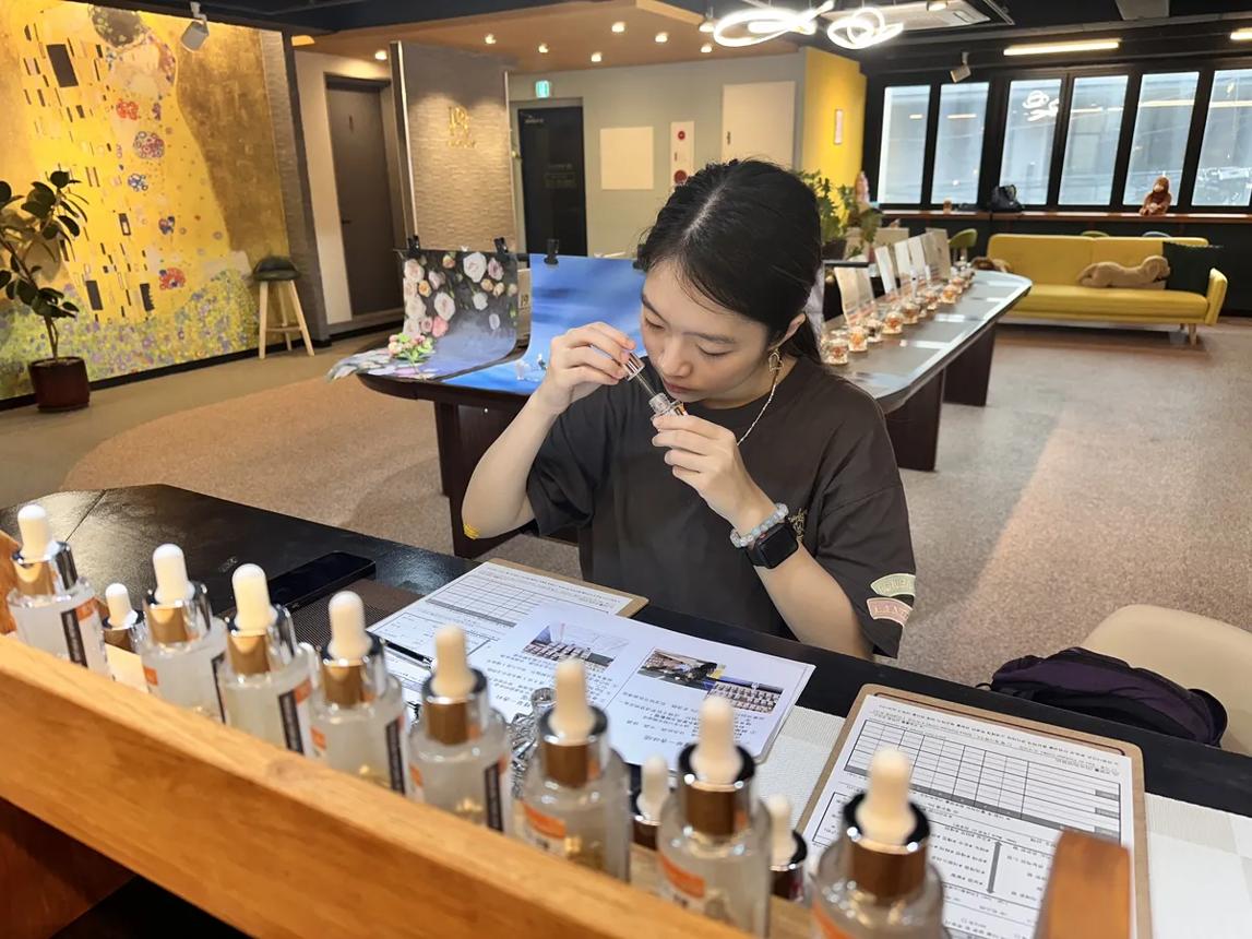 Best for first-timers & convenience — Make Your Own Perfume In Seoul in Korea