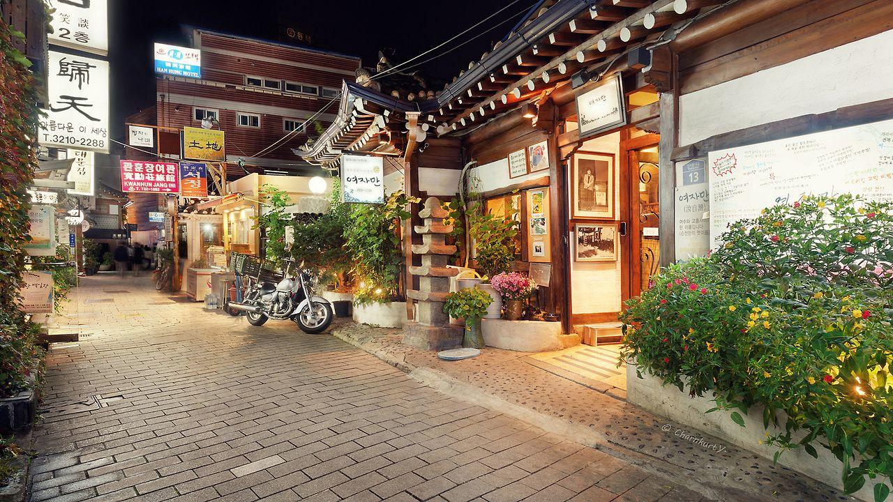 Cheonggyecheon evening walk — Korean Traditional Liquor & Makgeolli Experience in Korea