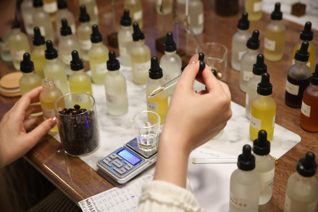 One woody note — Make Your Own Perfume In Seoul in Korea
