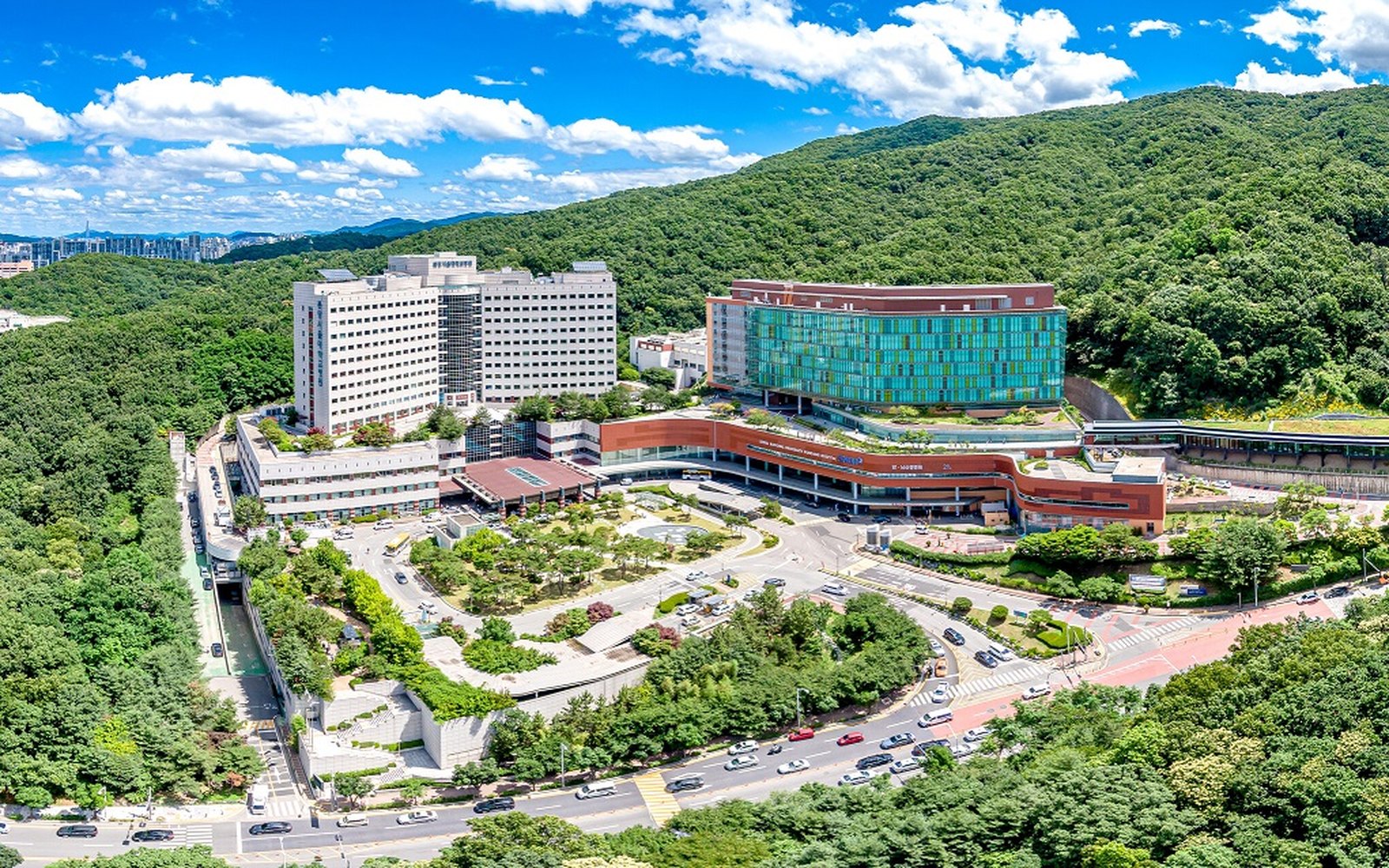 Seoul National University Bundang Hospital building exterior