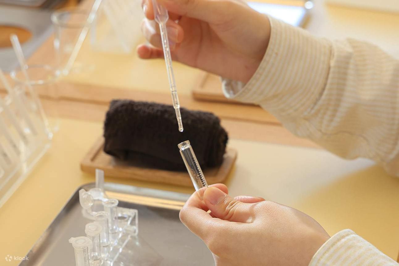 One woody note — Make Your Own Perfume In Seoul in Korea