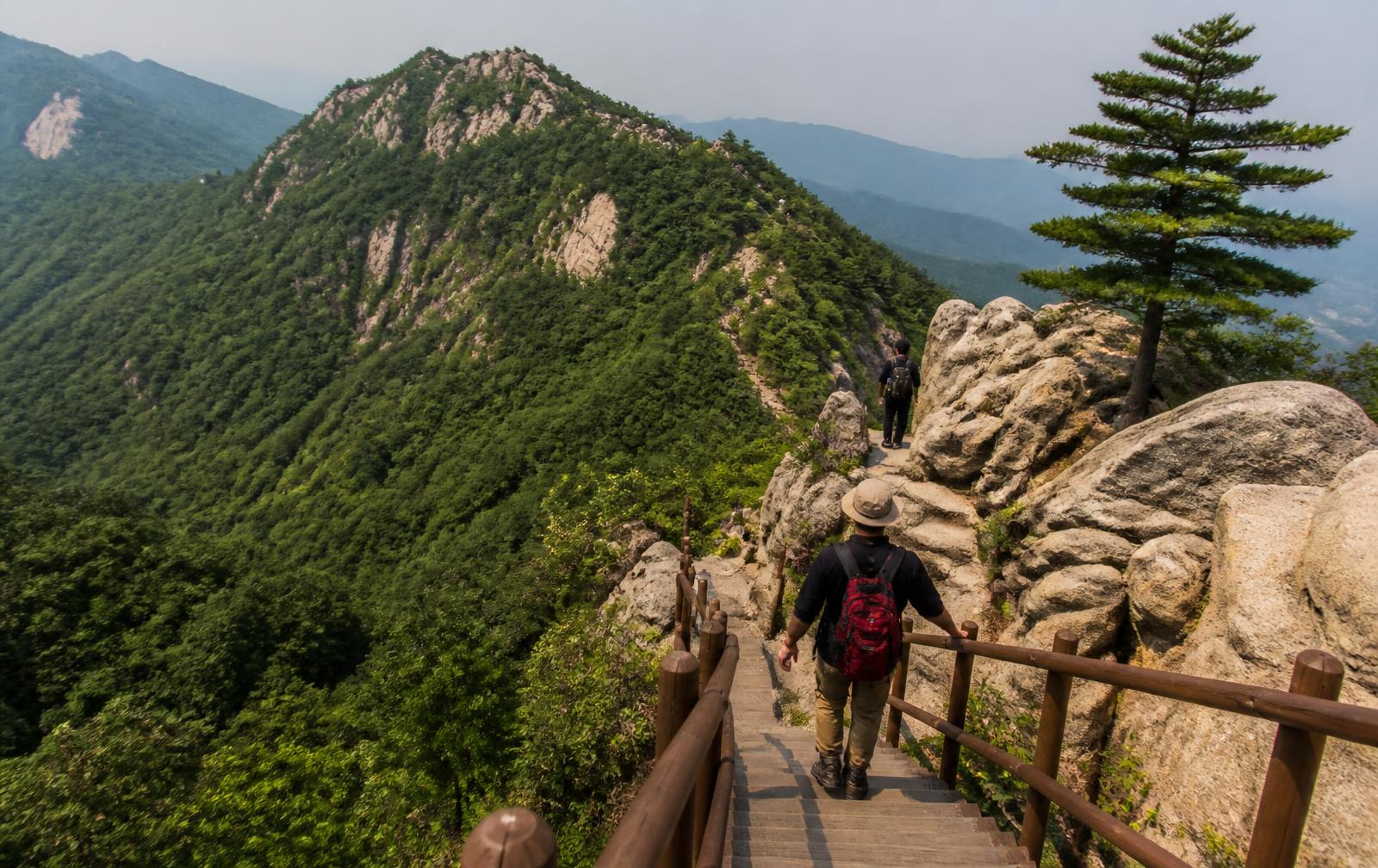 Korea Hiking Guide